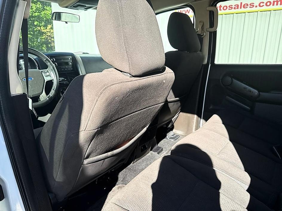 Ford Explorer RWD 4dr XLT 2010