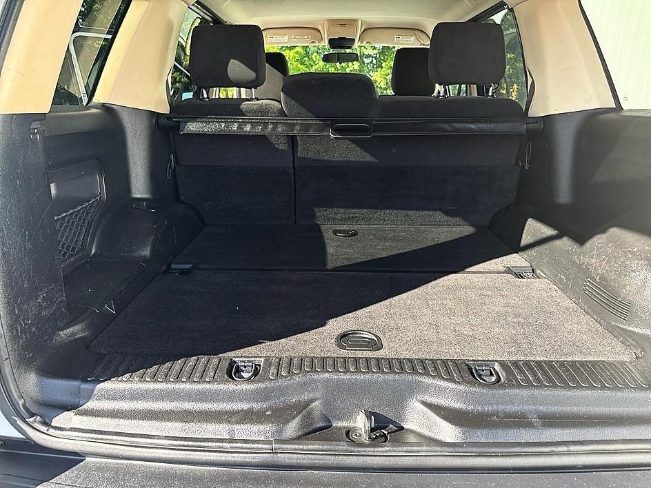 Ford Explorer RWD 4dr XLT 2010