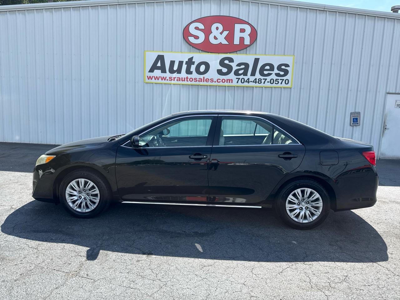 Toyota Camry 4dr Sdn I4 Auto XLE (Natl) 2013