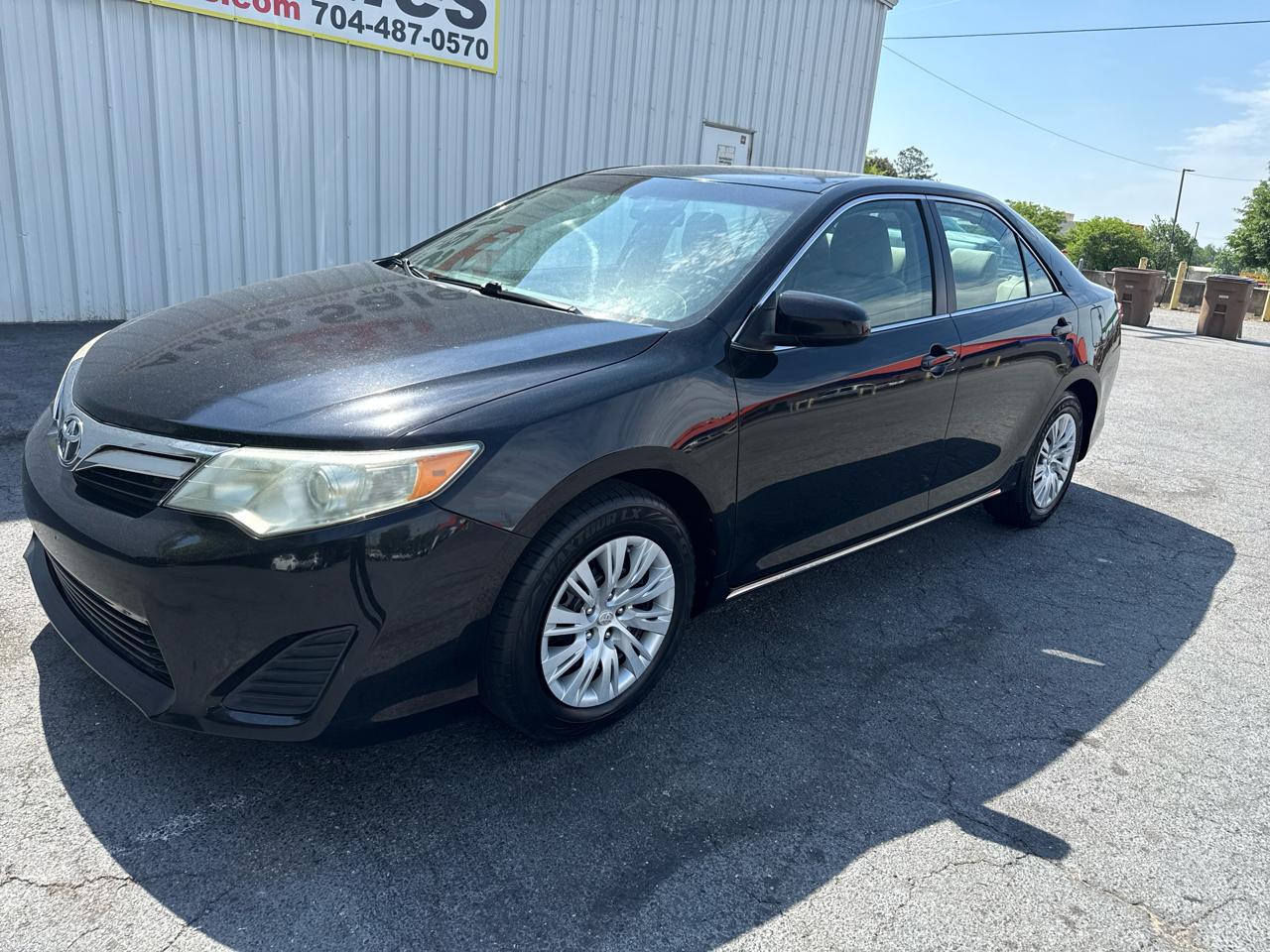 Toyota Camry 4dr Sdn I4 Auto XLE (Natl) 2013