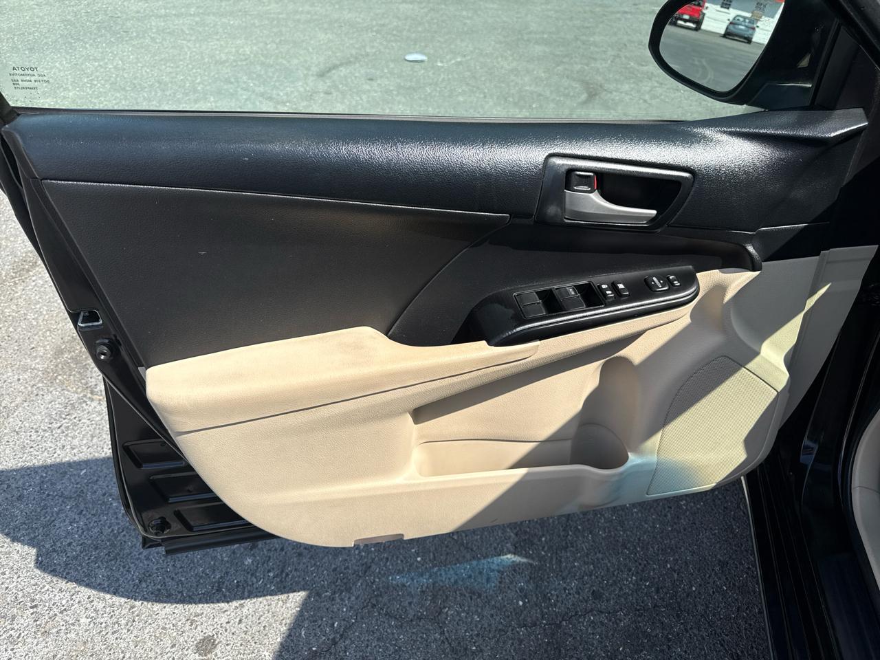 Toyota Camry 4dr Sdn I4 Auto XLE (Natl) 2013