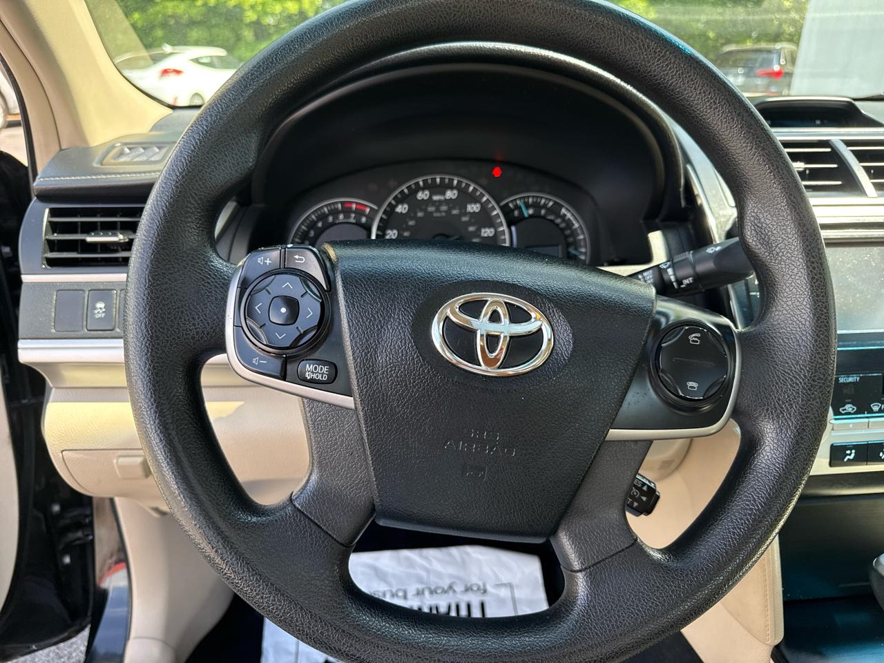 Toyota Camry 4dr Sdn I4 Auto XLE (Natl) 2013