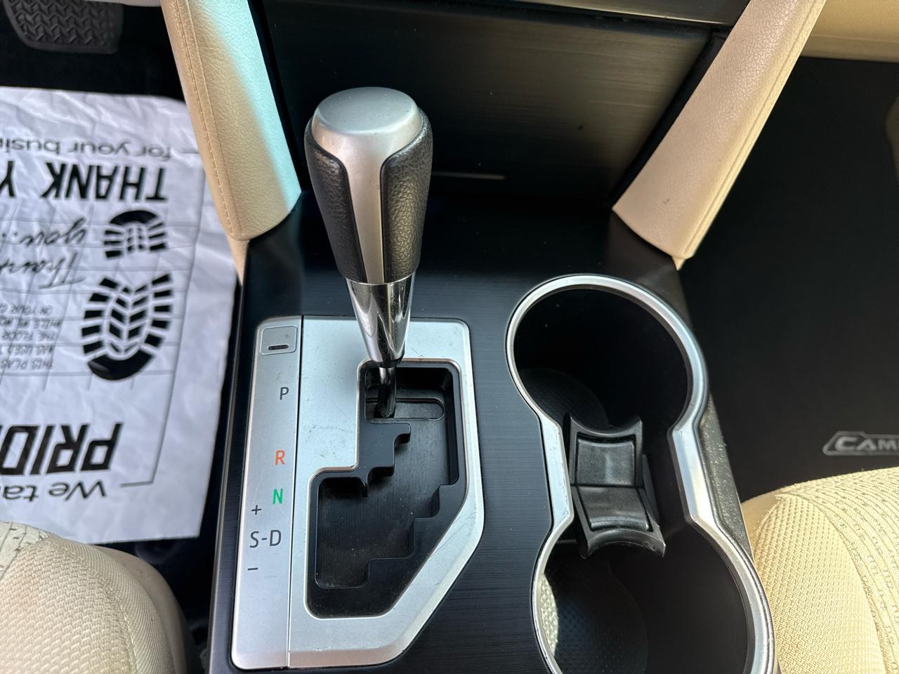 Toyota Camry 4dr Sdn I4 Auto XLE (Natl) 2013