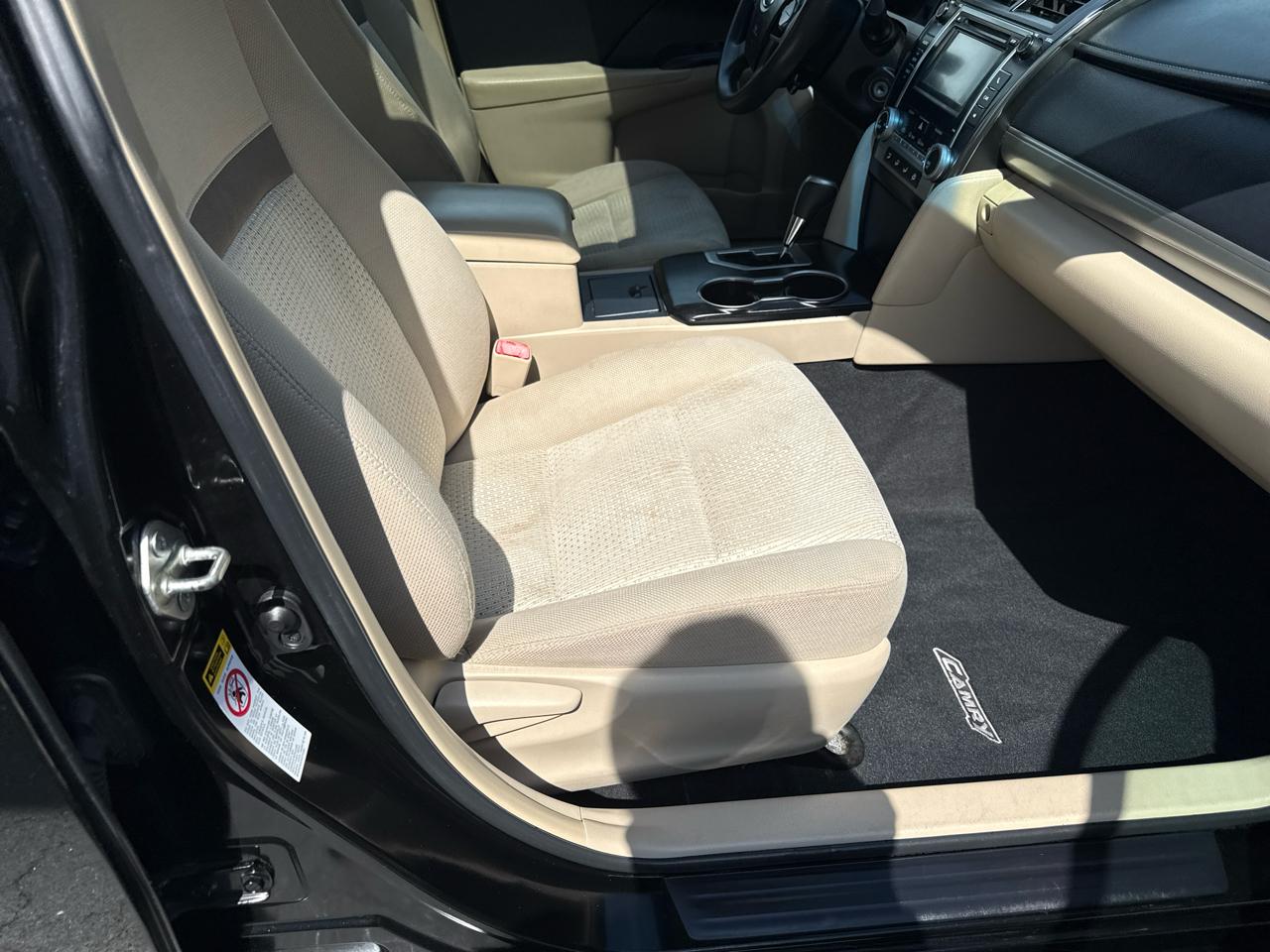 Toyota Camry 4dr Sdn I4 Auto XLE (Natl) 2013