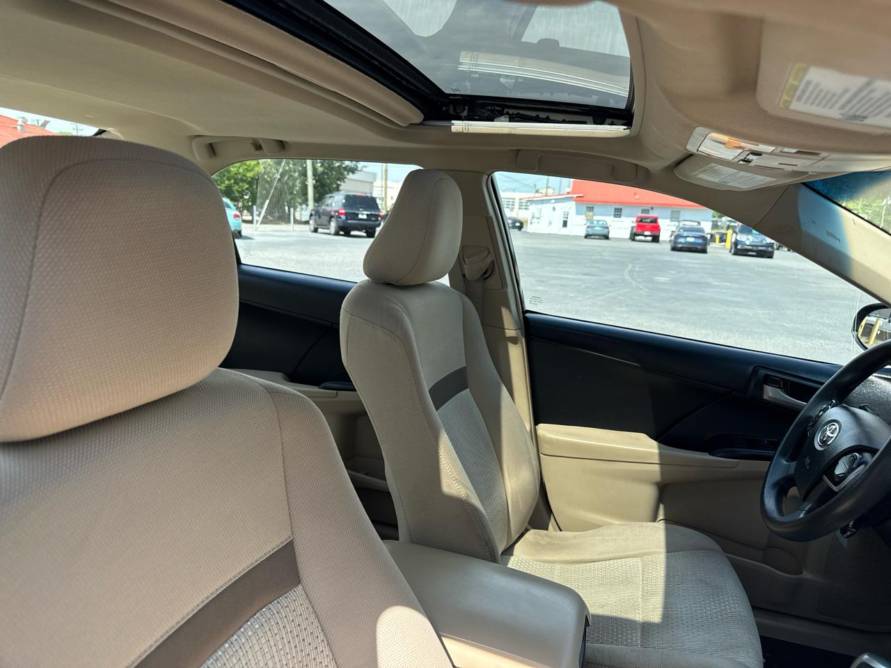 Toyota Camry 4dr Sdn I4 Auto XLE (Natl) 2013