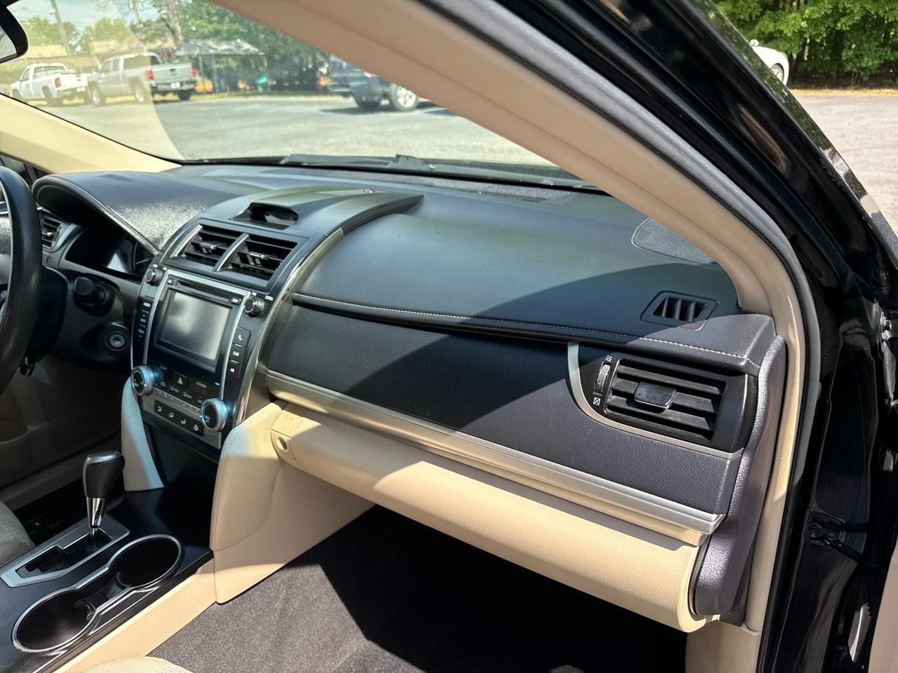 Toyota Camry 4dr Sdn I4 Auto XLE (Natl) 2013