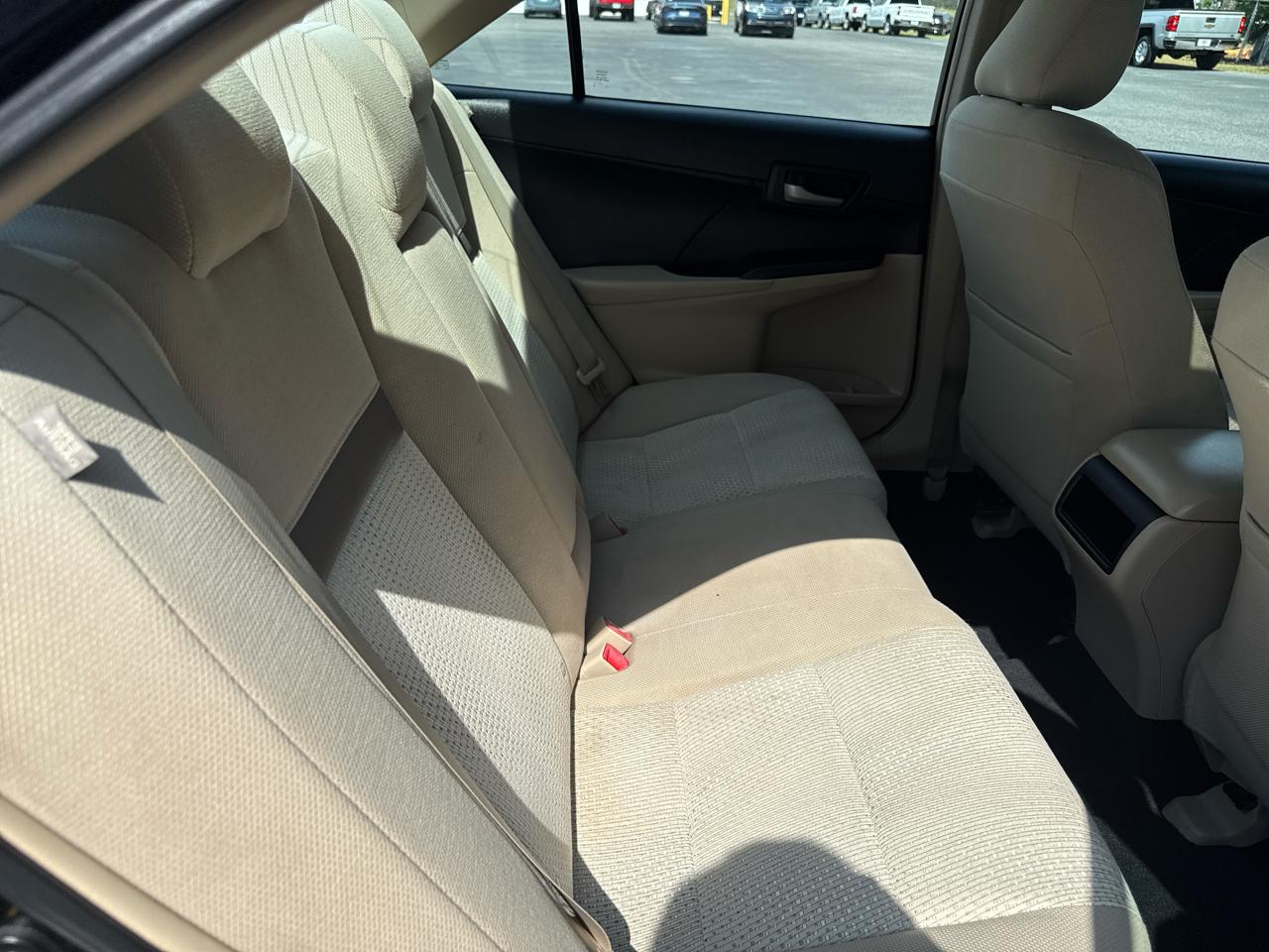 Toyota Camry 4dr Sdn I4 Auto XLE (Natl) 2013