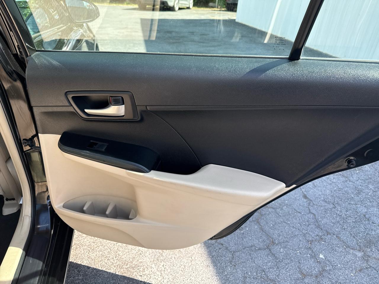 Toyota Camry 4dr Sdn I4 Auto XLE (Natl) 2013