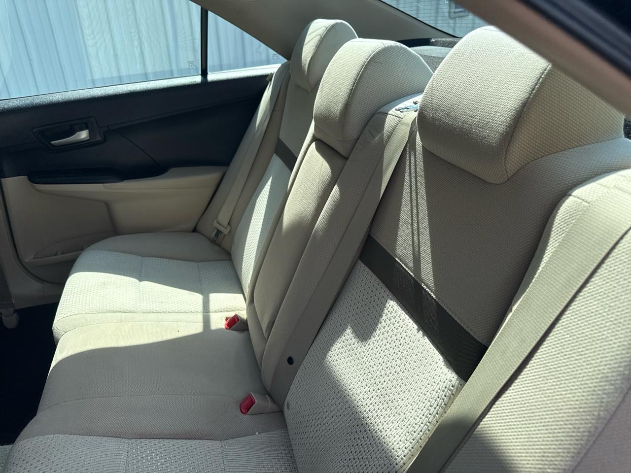 Toyota Camry 4dr Sdn I4 Auto XLE (Natl) 2013