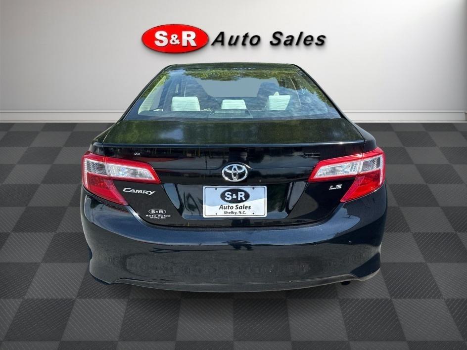 Toyota Camry 4dr Sedan LE Auto 2013