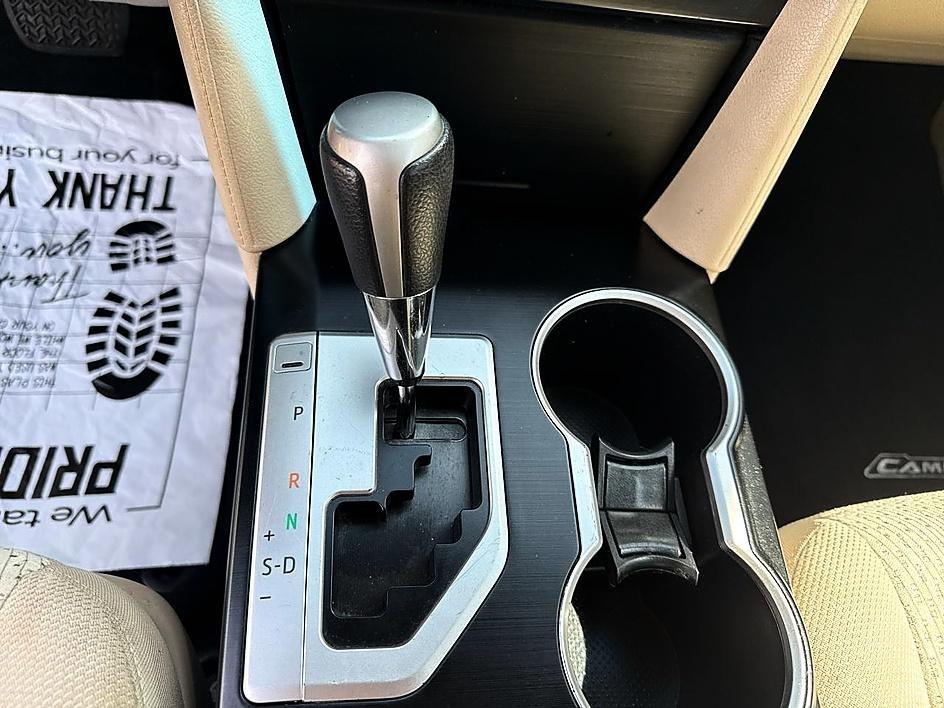 Toyota Camry 4dr Sedan LE Auto 2013