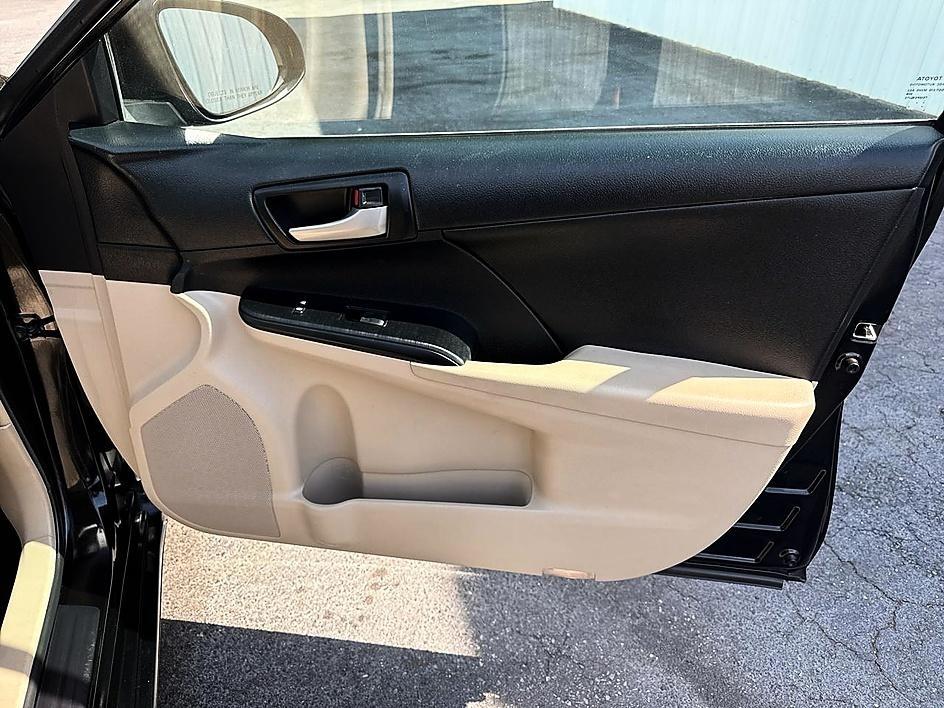 Toyota Camry 4dr Sedan LE Auto 2013