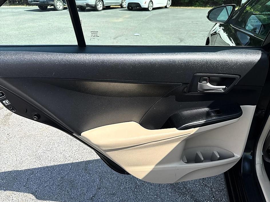 Toyota Camry 4dr Sedan LE Auto 2013