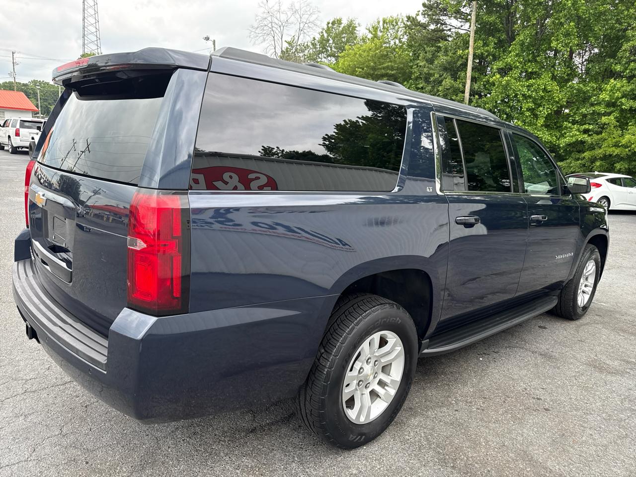 Chevrolet Suburban 2WD 4dr 1500 LT 2018