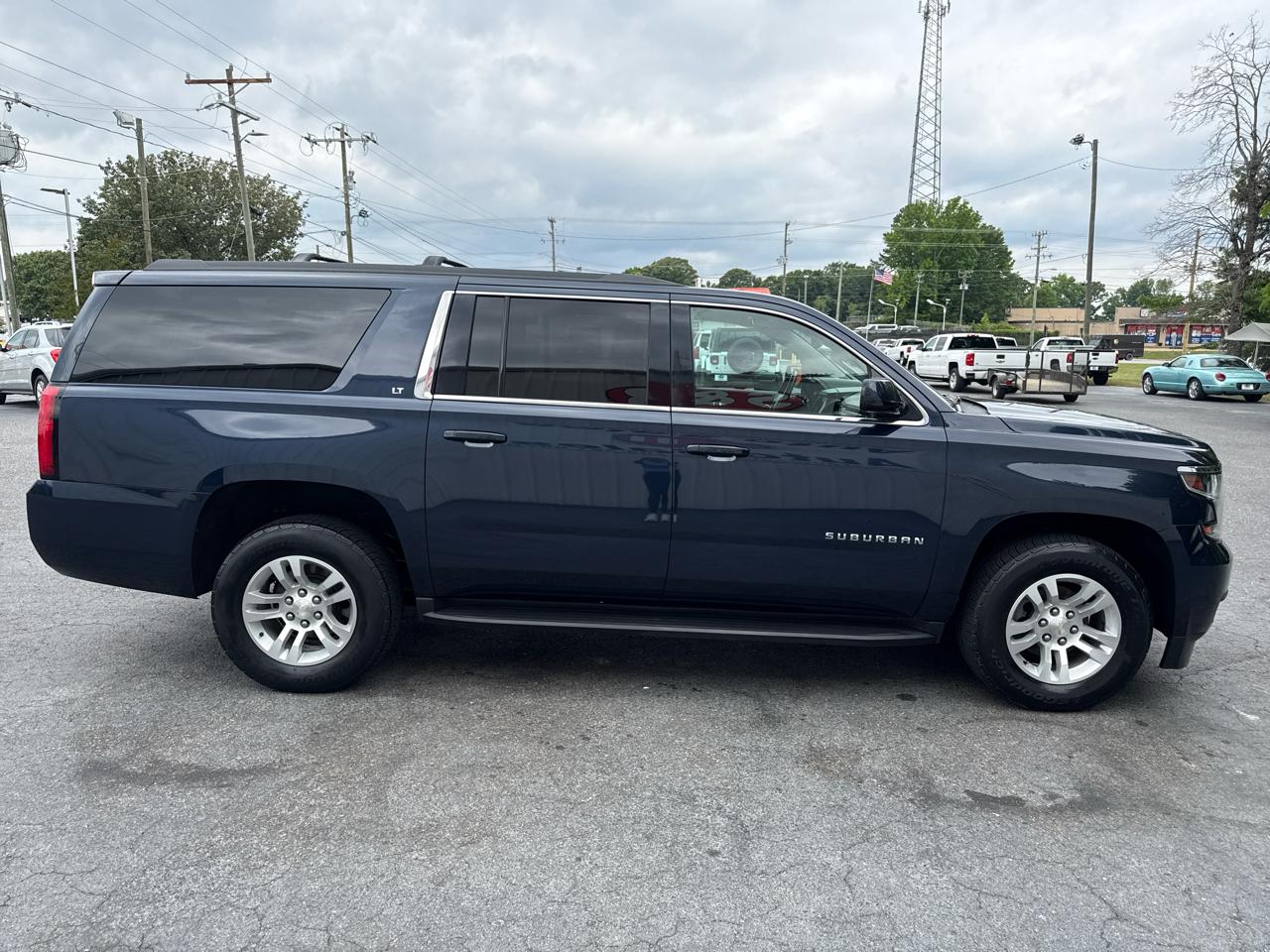 Chevrolet Suburban 2WD 4dr 1500 LT 2018