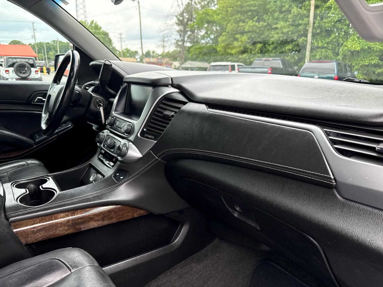 Chevrolet Suburban 2WD 4dr 1500 LT 2018