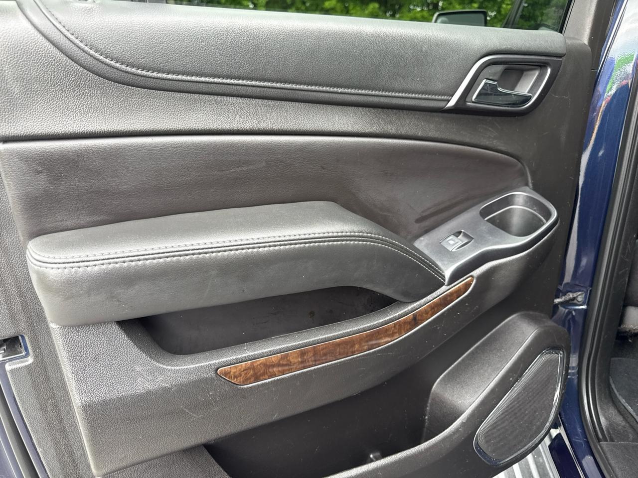 Chevrolet Suburban 2WD 4dr 1500 LT 2018