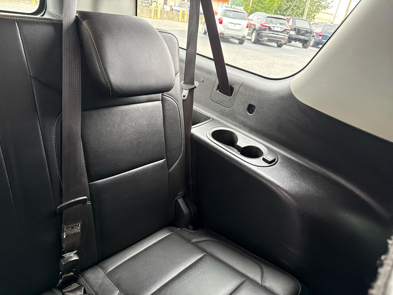 Chevrolet Suburban 2WD 4dr 1500 LT 2018