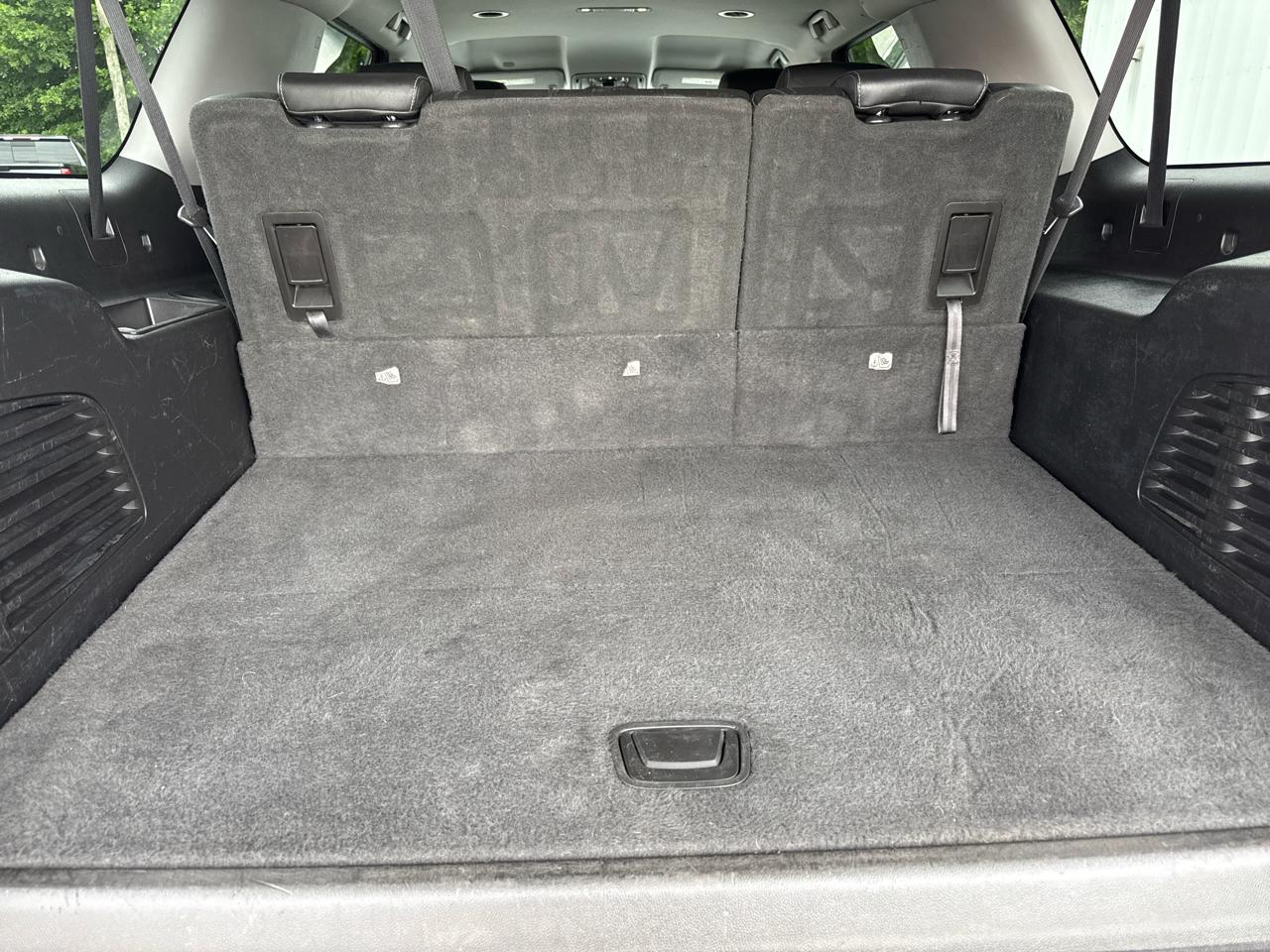 Chevrolet Suburban 2WD 4dr 1500 LT 2018