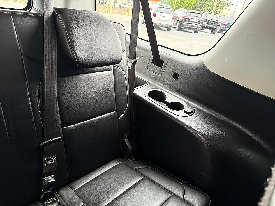 Chevrolet Suburban 2WD 4dr 1500 LT 2018