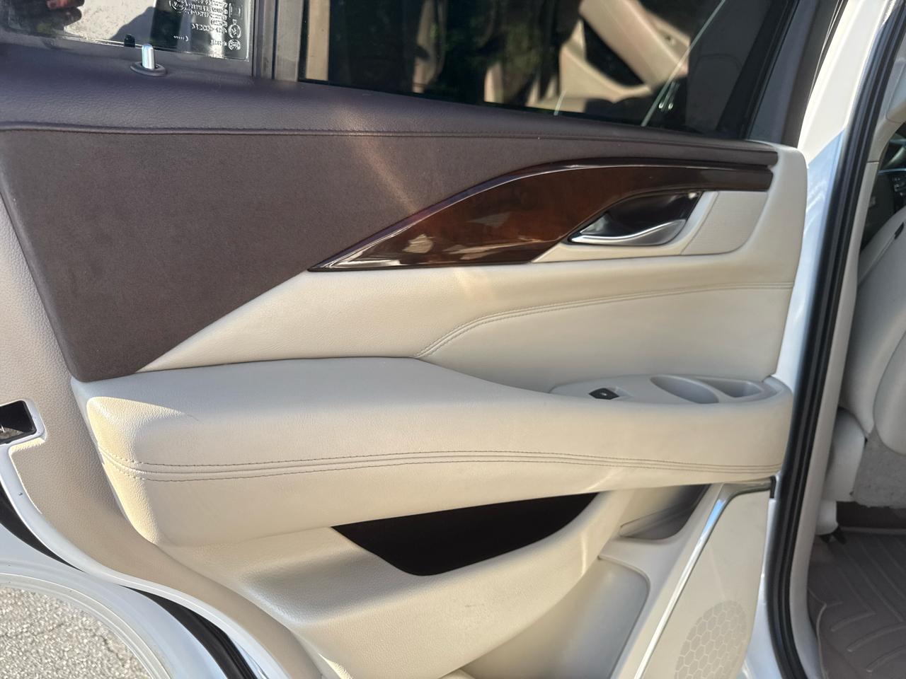 Cadillac Escalade 2WD 4dr 2017