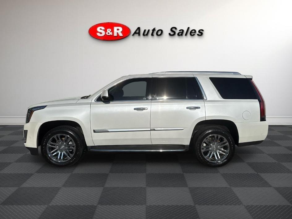 2017 Cadillac Escalade 2WD 4dr