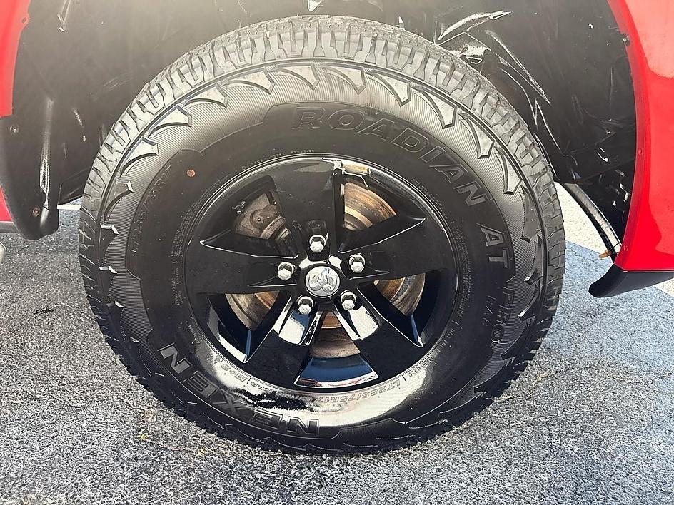 RAM 1500 Classic Express 4x4 Quad Cab 6'4" Box 2019