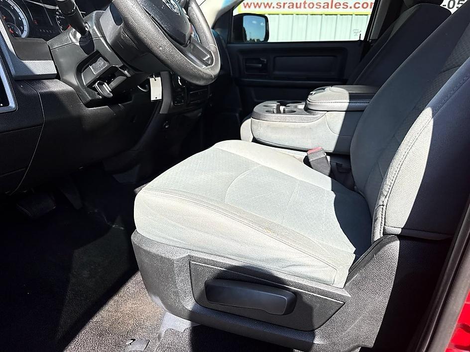 RAM 1500 Classic Express 4x4 Quad Cab 6'4" Box 2019