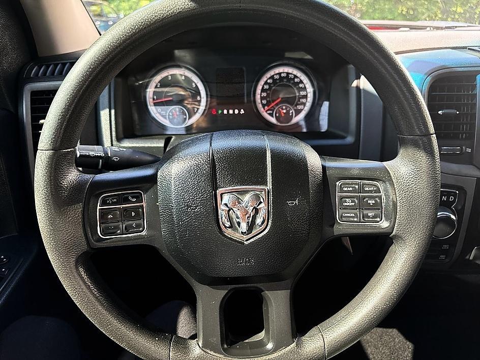 RAM 1500 Classic Express 4x4 Quad Cab 6'4" Box 2019