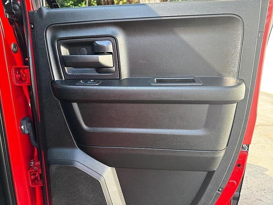 RAM 1500 Classic Express 4x4 Quad Cab 6'4" Box 2019