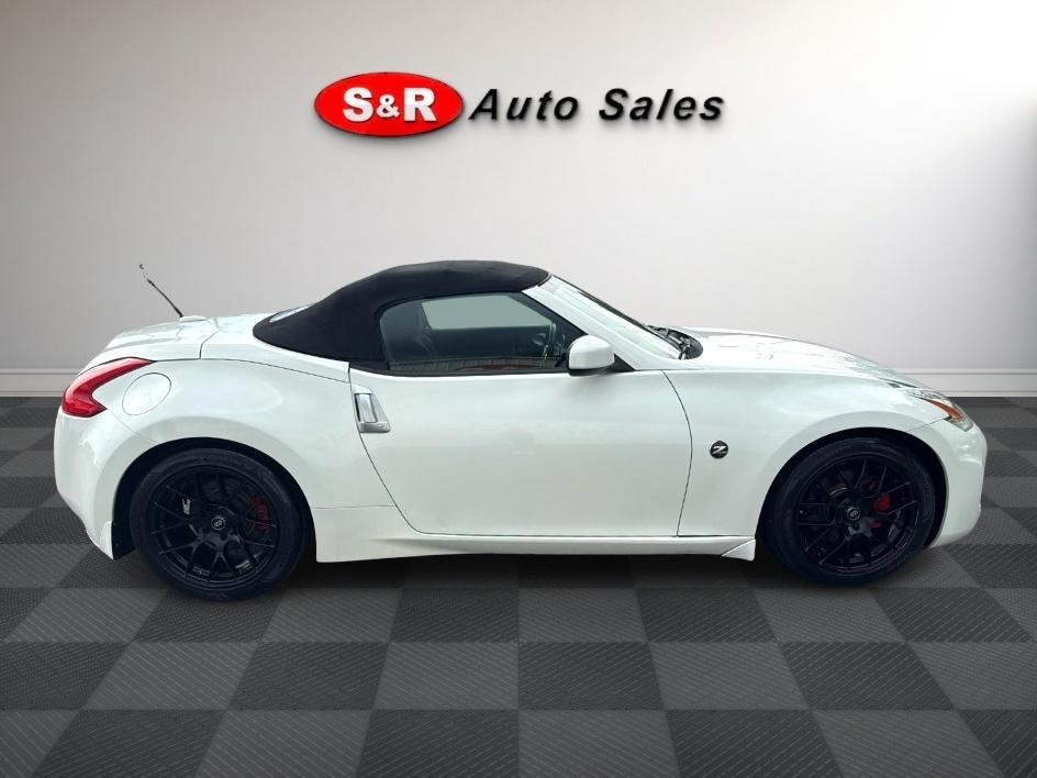 Nissan 370Z 2dr Roadster Auto 2014
