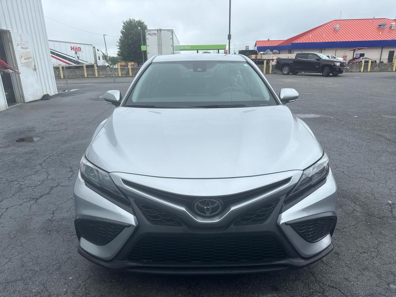 Toyota Camry Hybrid SE Nightshade CVT (Natl) 2023