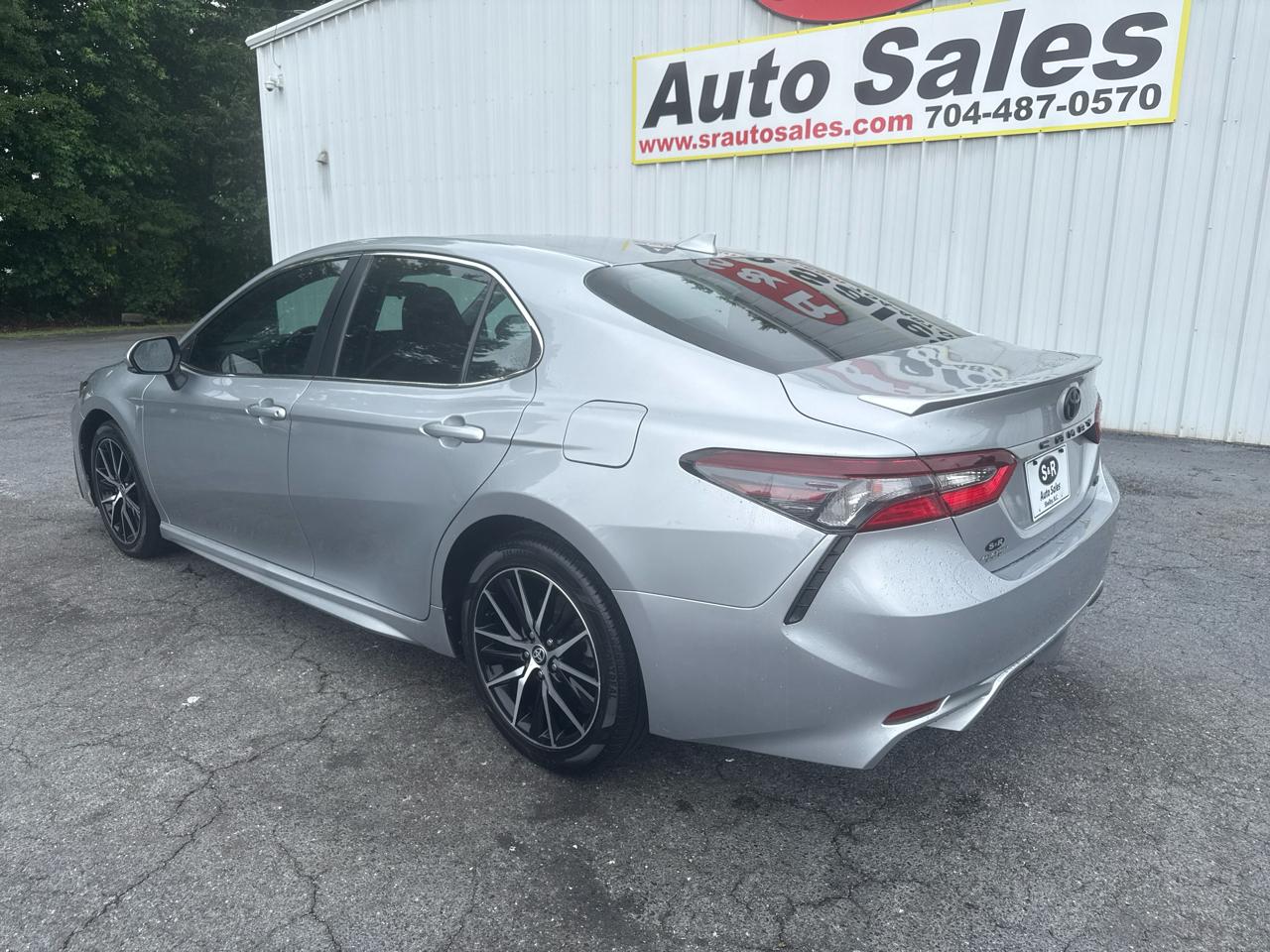 Toyota Camry Hybrid SE Nightshade CVT (Natl) 2023