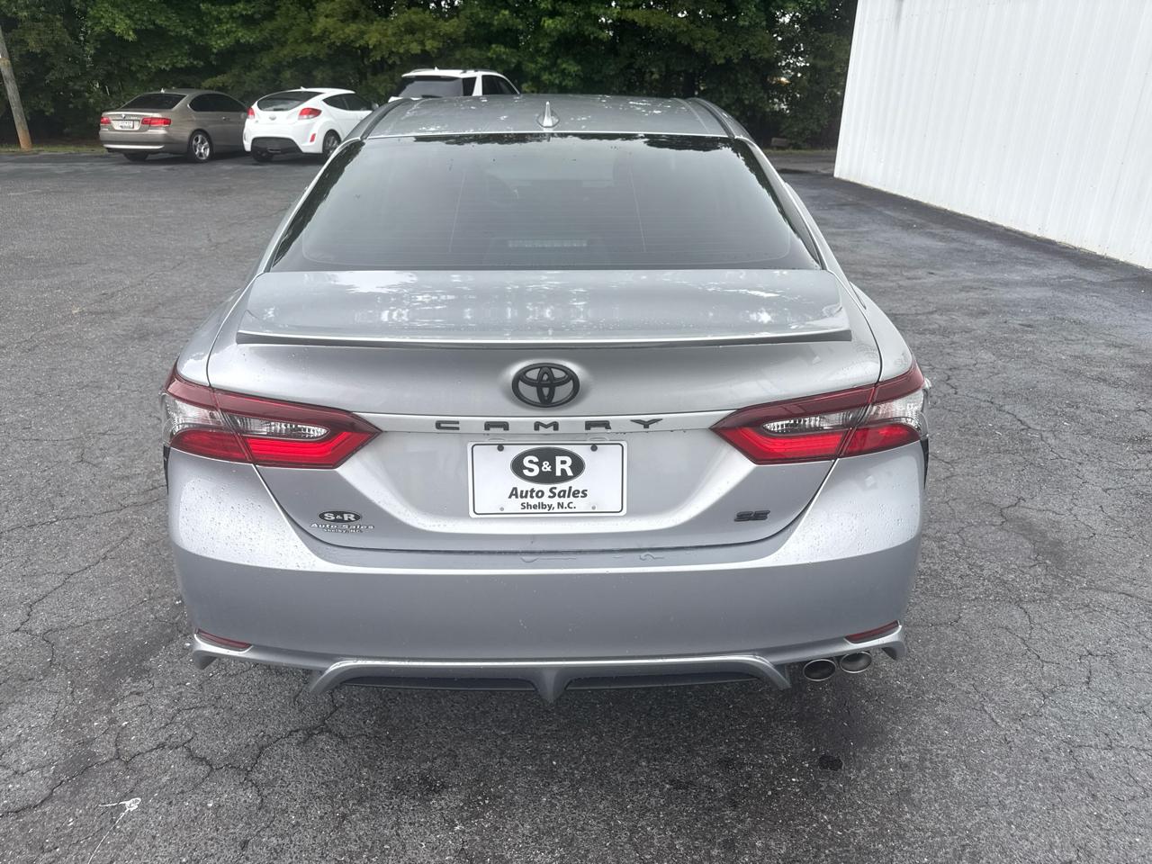 Toyota Camry Hybrid SE Nightshade CVT (Natl) 2023