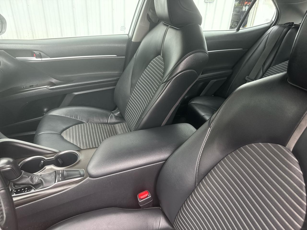 Toyota Camry Hybrid SE Nightshade CVT (Natl) 2023