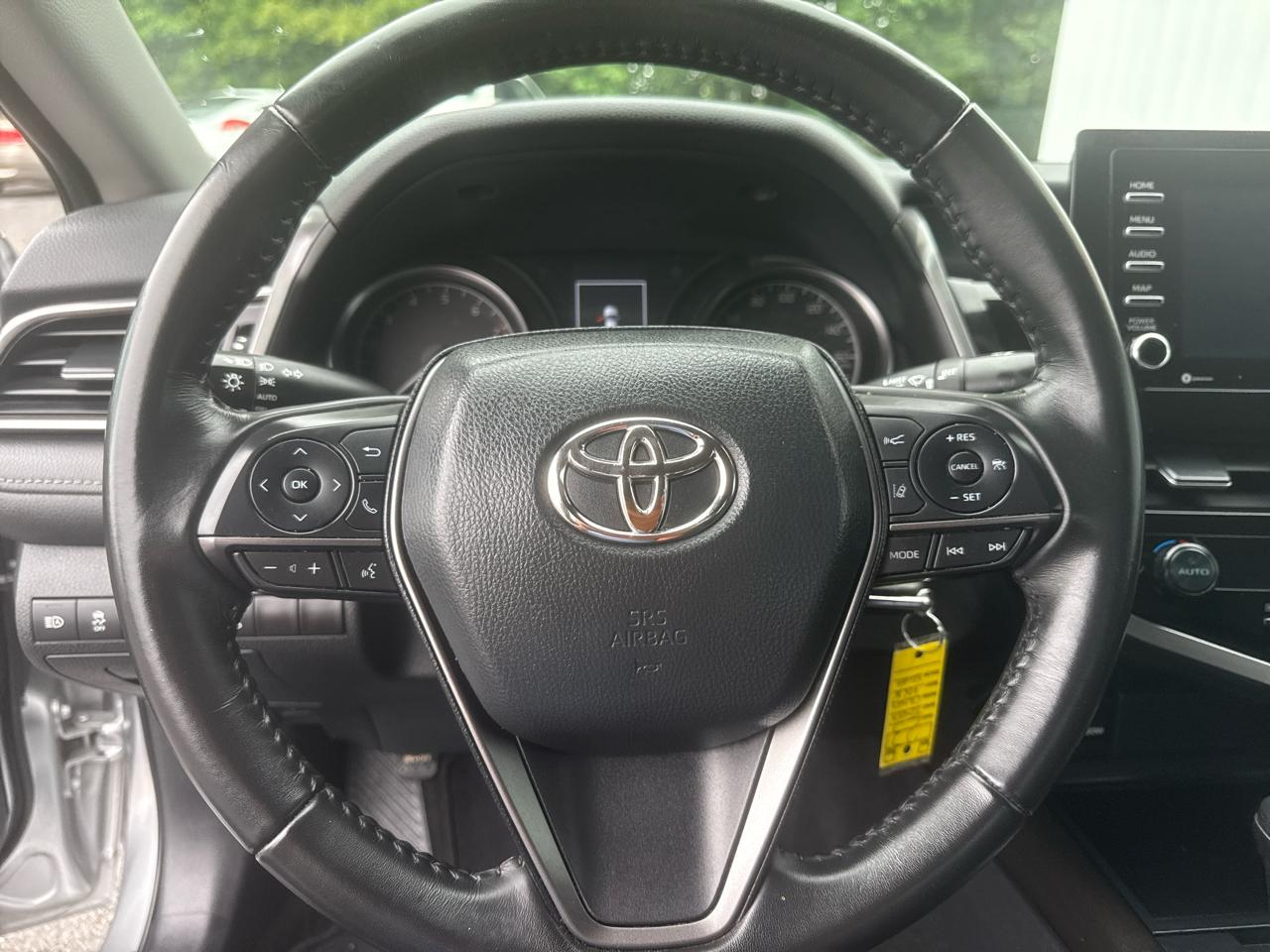 Toyota Camry Hybrid SE Nightshade CVT (Natl) 2023