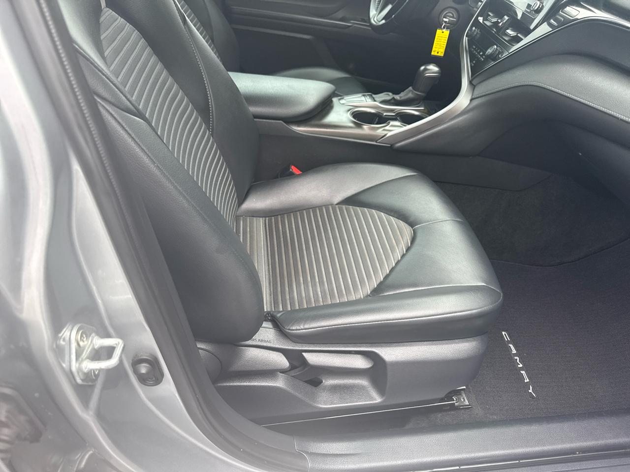 Toyota Camry Hybrid SE Nightshade CVT (Natl) 2023