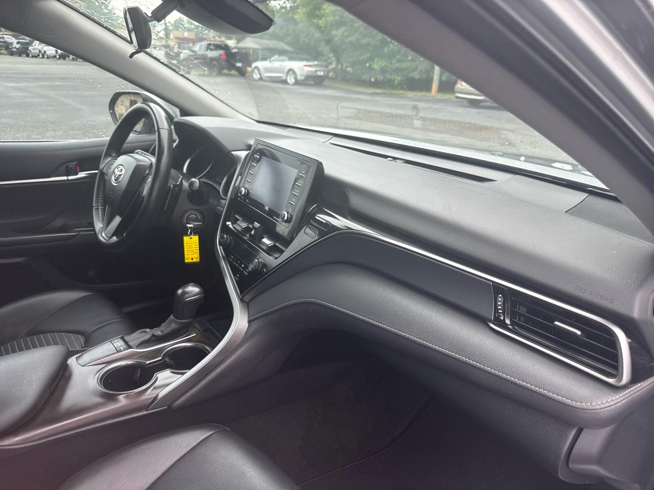 Toyota Camry Hybrid SE Nightshade CVT (Natl) 2023