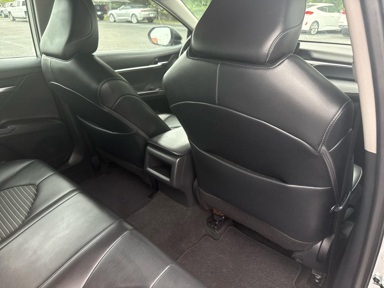 Toyota Camry Hybrid SE Nightshade CVT (Natl) 2023