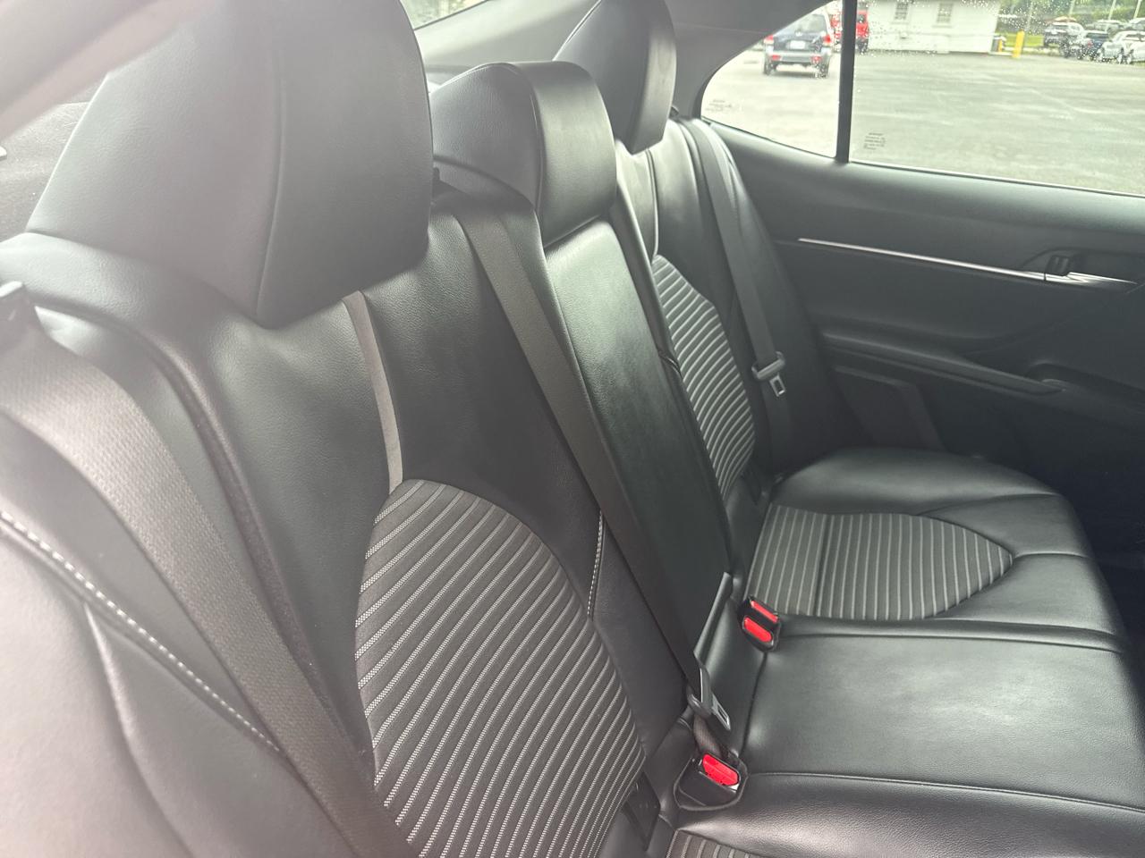 Toyota Camry Hybrid SE Nightshade CVT (Natl) 2023