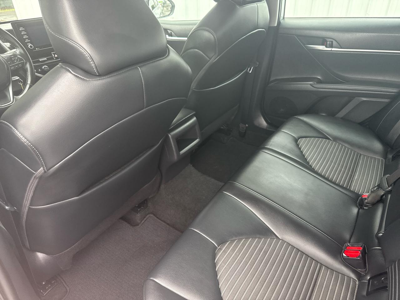 Toyota Camry Hybrid SE Nightshade CVT (Natl) 2023
