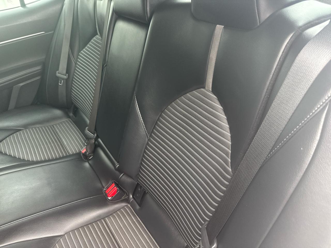 Toyota Camry Hybrid SE Nightshade CVT (Natl) 2023