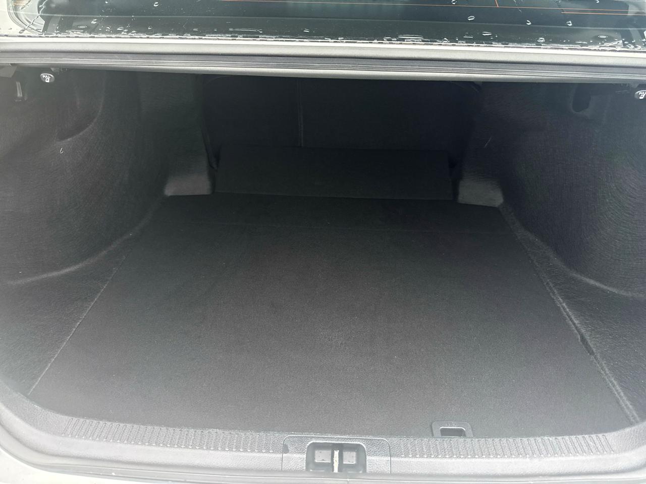 Toyota Camry Hybrid SE Nightshade CVT (Natl) 2023