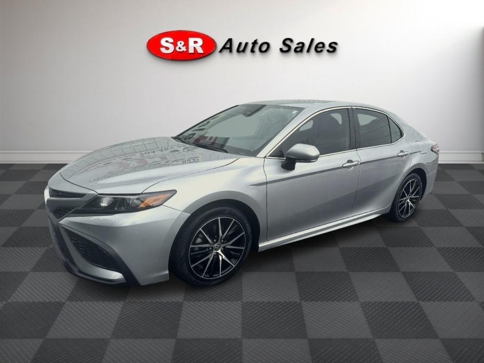 Toyota Camry Hybrid SE Nightshade CVT (Natl) 2023