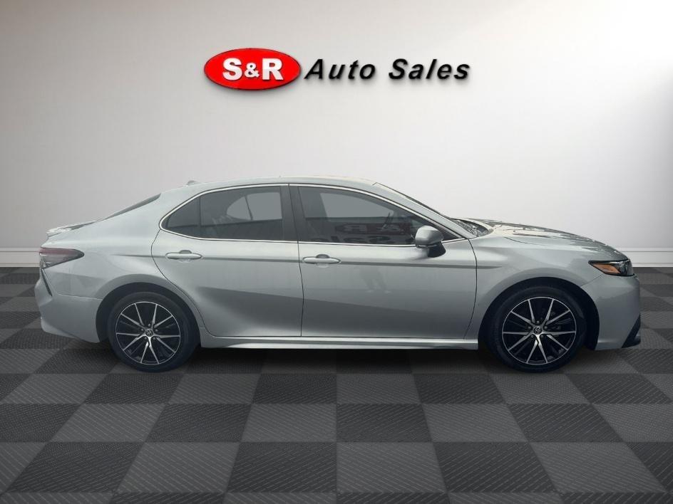Toyota Camry Hybrid SE Nightshade CVT (Natl) 2023