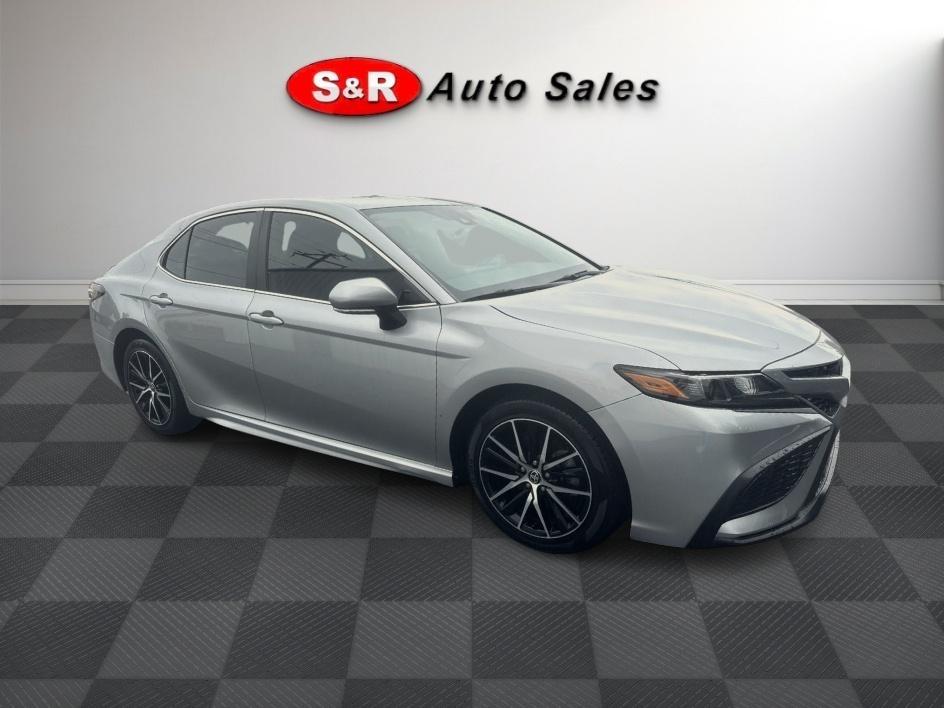 Toyota Camry Hybrid SE Nightshade CVT (Natl) 2023