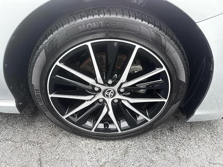 Toyota Camry Hybrid SE Nightshade CVT (Natl) 2023
