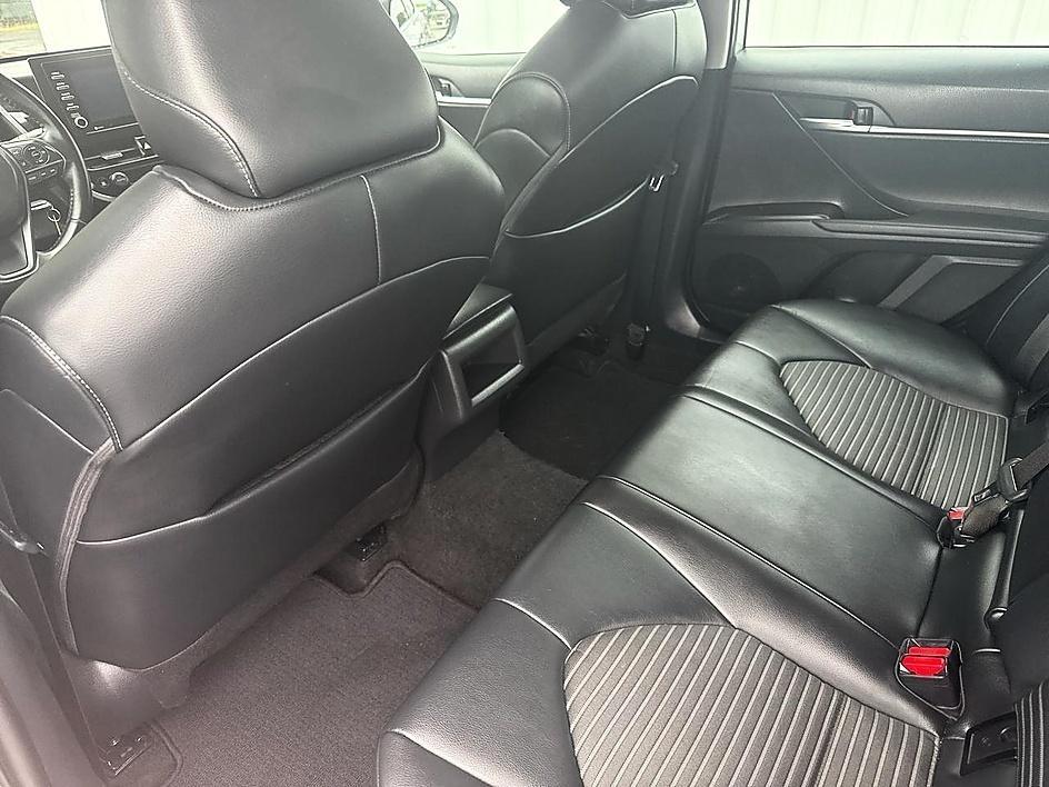 Toyota Camry Hybrid SE Nightshade CVT (Natl) 2023