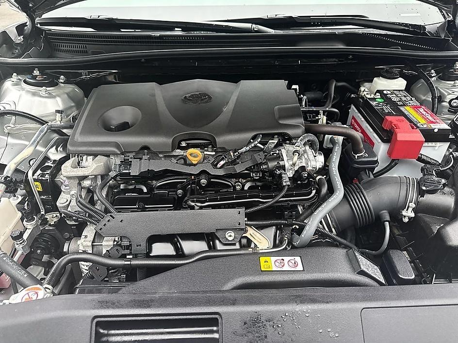 Toyota Camry Hybrid SE Nightshade CVT (Natl) 2023