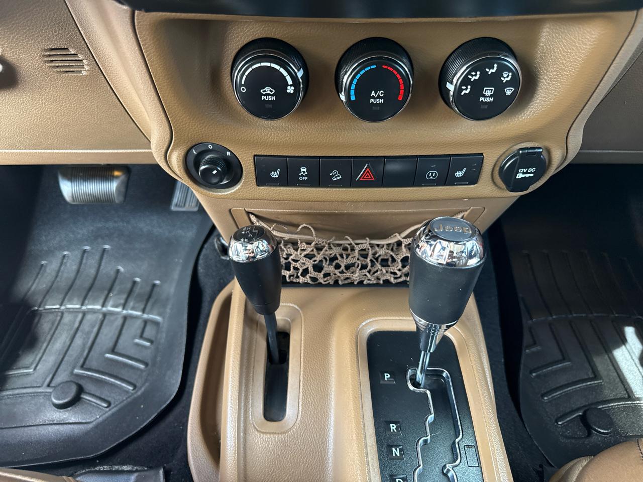 Jeep Wrangler Unlimited 4WD 4dr Sahara 2014